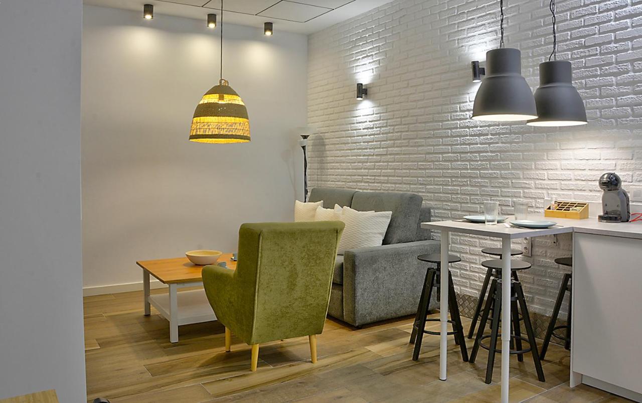 Apartsuite B&R Triana Arellano Siviglia Esterno foto
