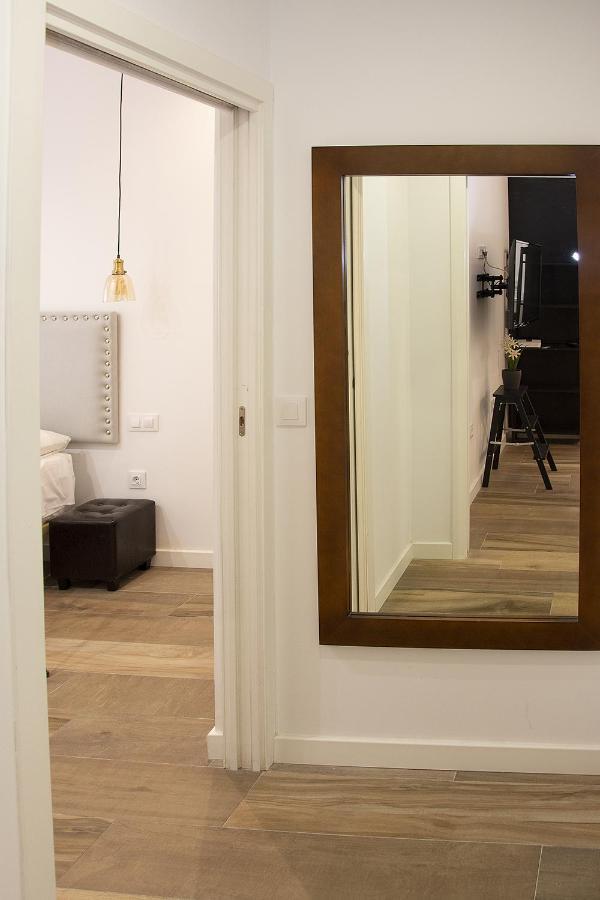 Apartsuite B&R Triana Arellano Siviglia Esterno foto