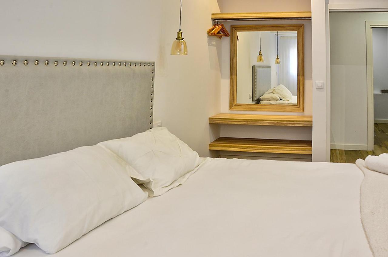 Apartsuite B&R Triana Arellano Siviglia Esterno foto